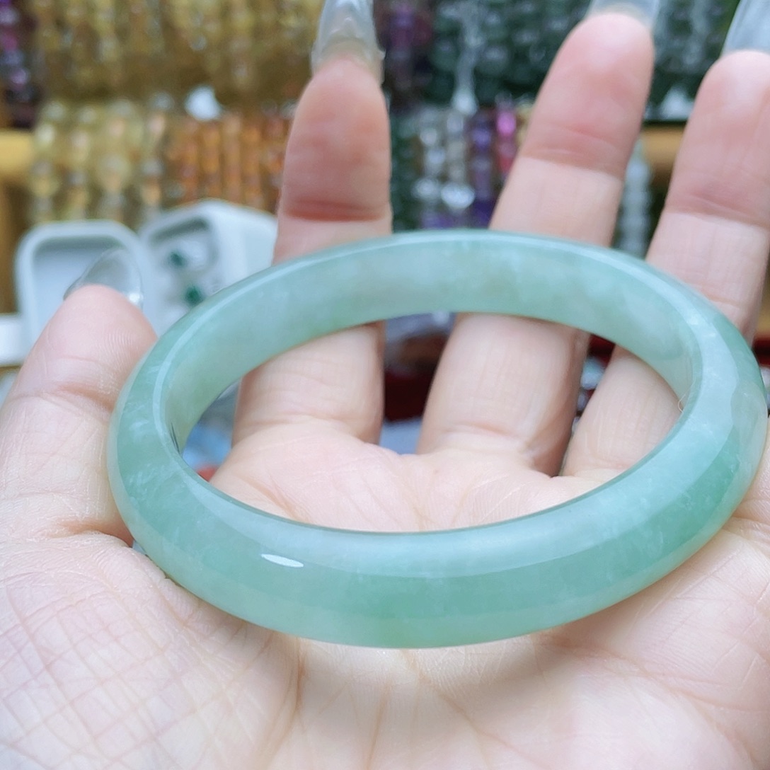 水晶手串未镶嵌60圈口手镯