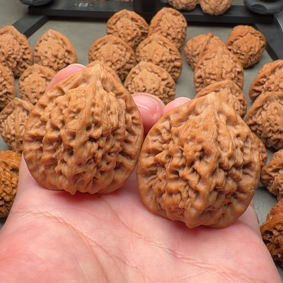 文玩核桃吊坠金公子