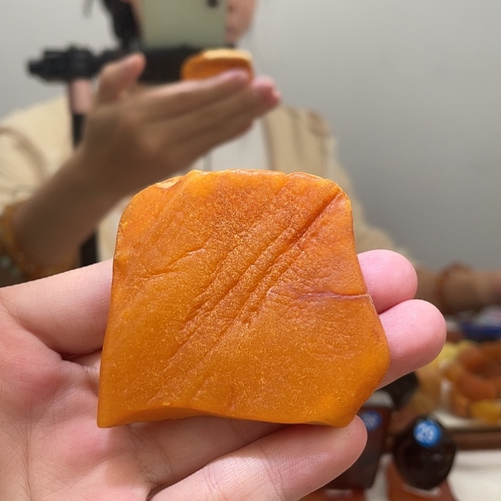 琥珀未镶嵌珠宝奇石香腊全皮