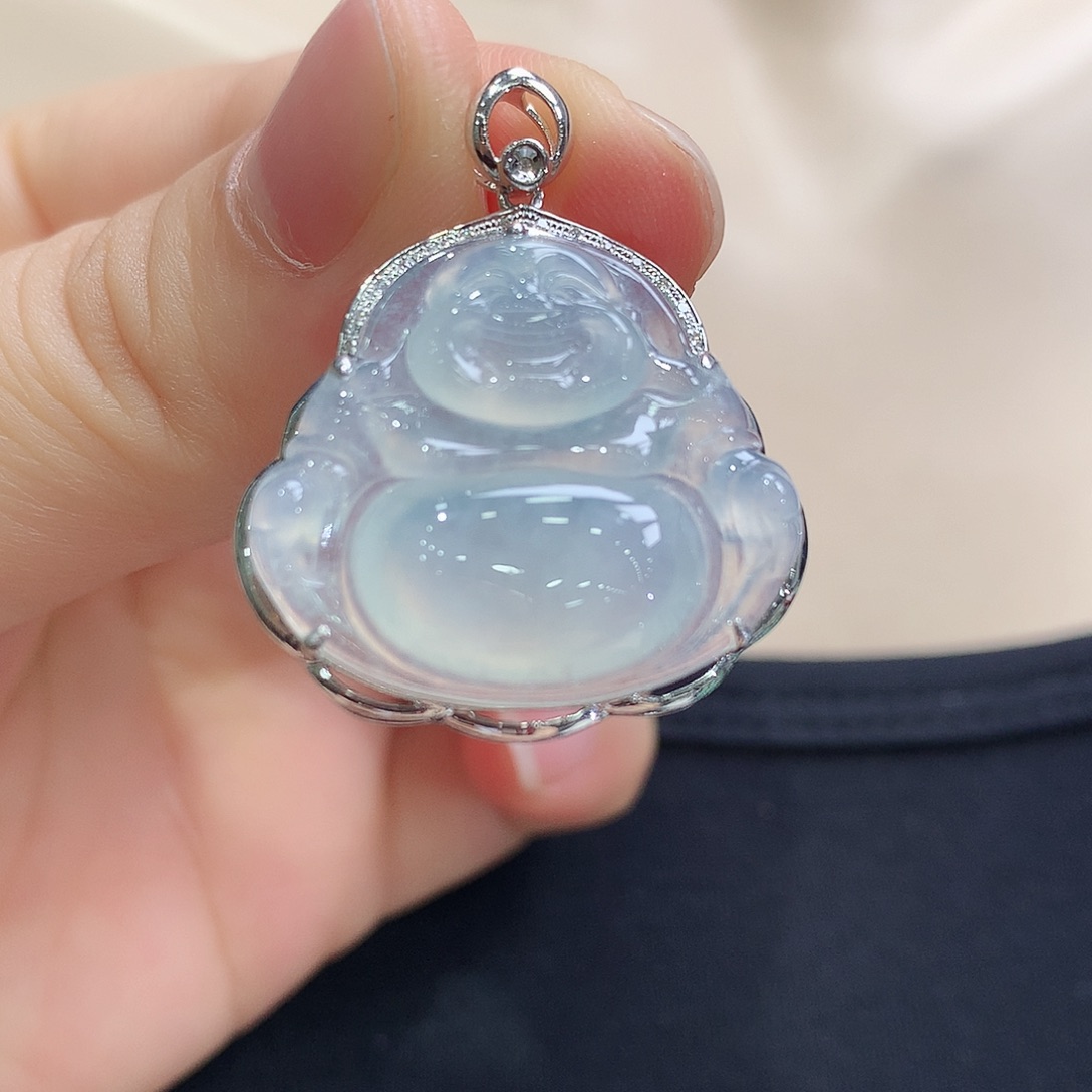 翡翠18K金镶嵌颈饰佛公