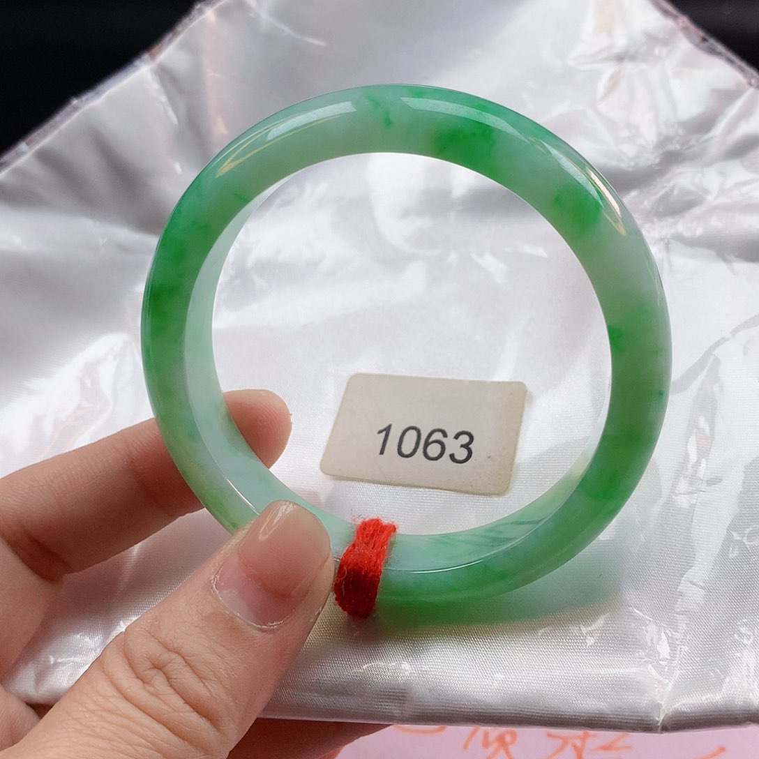 翡翠手镯未镶嵌54圈1063