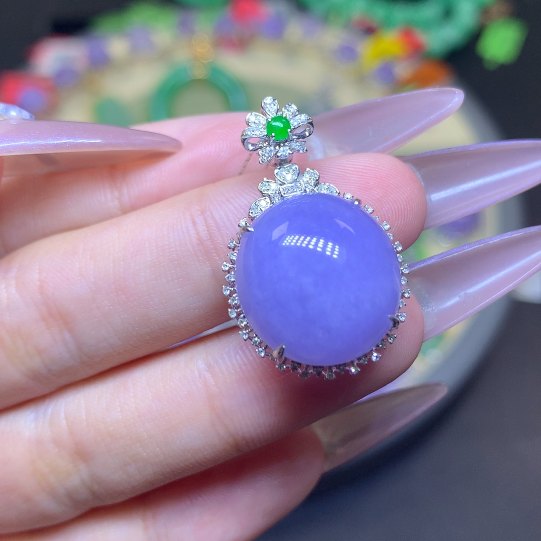 翡翠18K金镶嵌颈饰