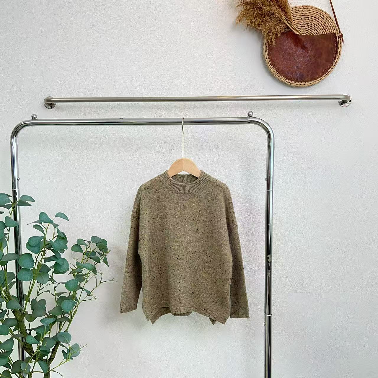 3005帕浅花驼圆领羊毛衫