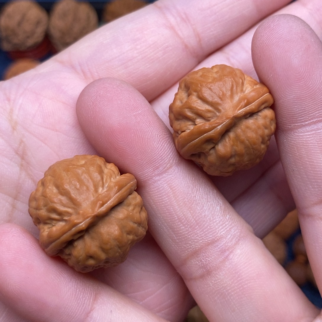 文玩核桃把件手捻玉石方樽