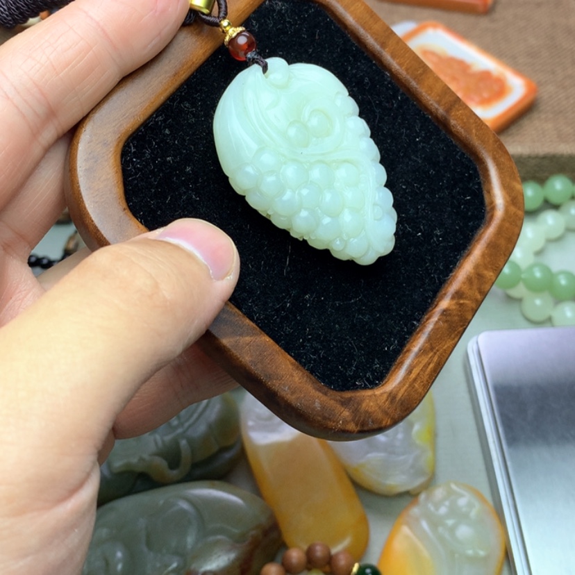 【闪购商品】颈饰未镶嵌和田玉