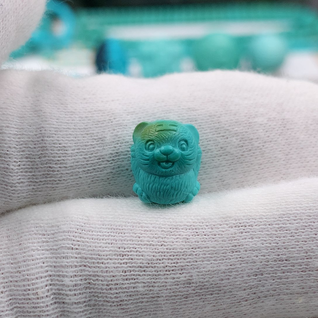 绿松石小老虎1.7克未镶嵌