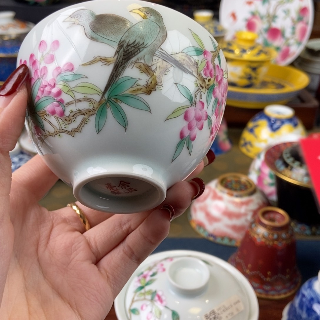 陶瓷艺术家的作品是一种