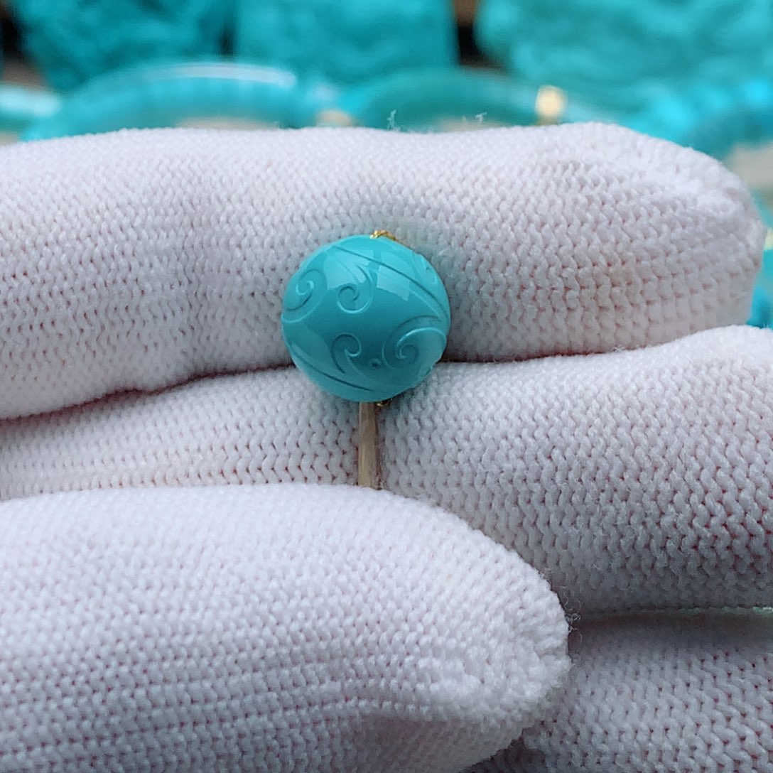 绿松石颈饰未镶嵌