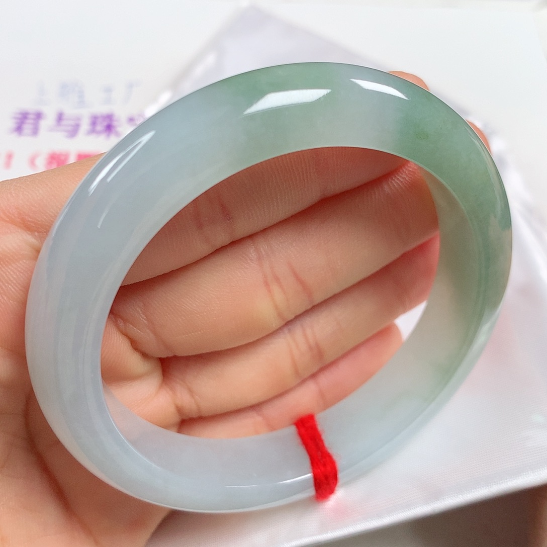 翡翠手镯未镶嵌 正圈①③⑨