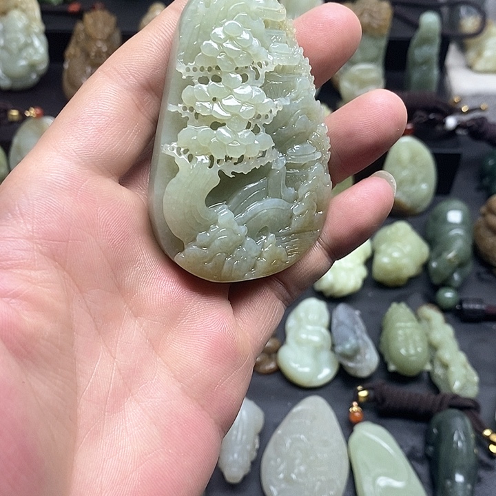 和田玉颈饰未镶嵌