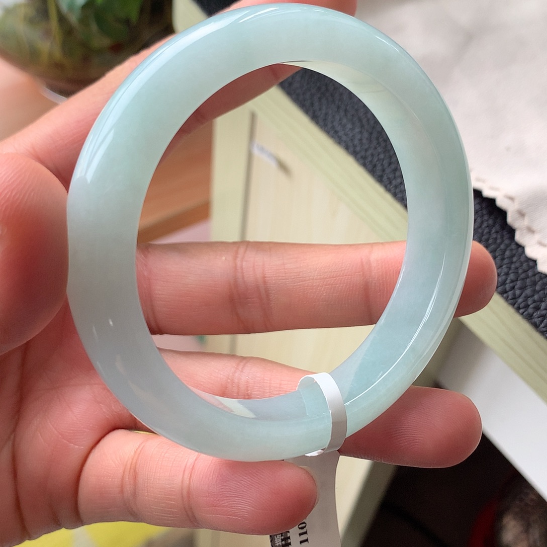 如***意翡翠未镶嵌手镯2号