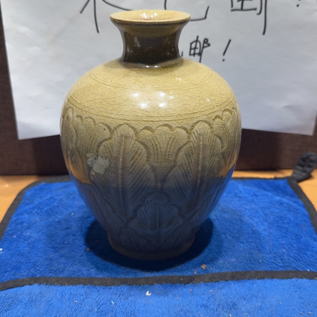 陶其他漂亮的小瓷瓶子