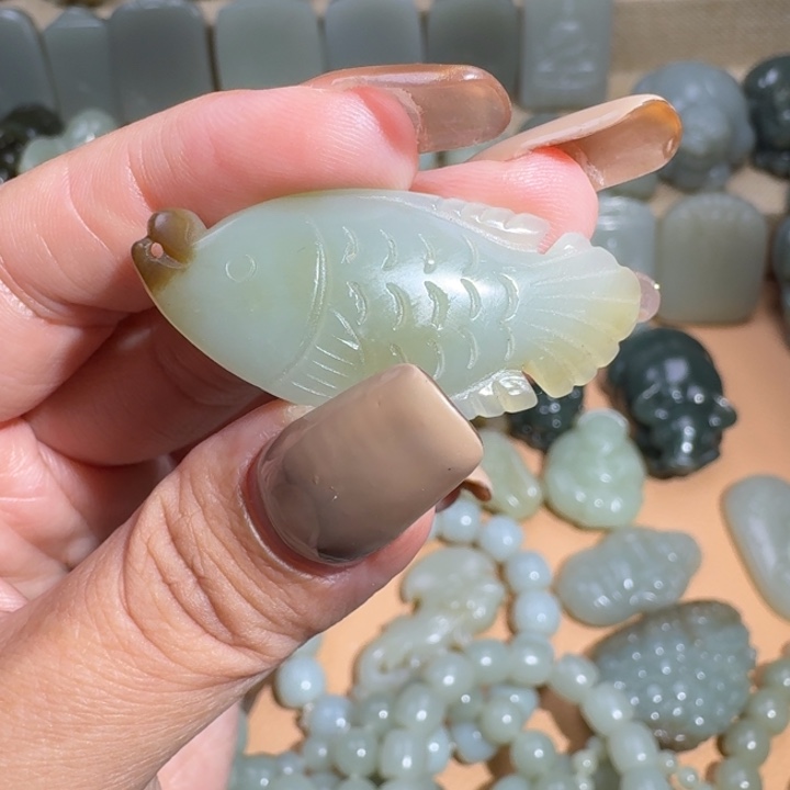 和田玉未镶嵌颈饰