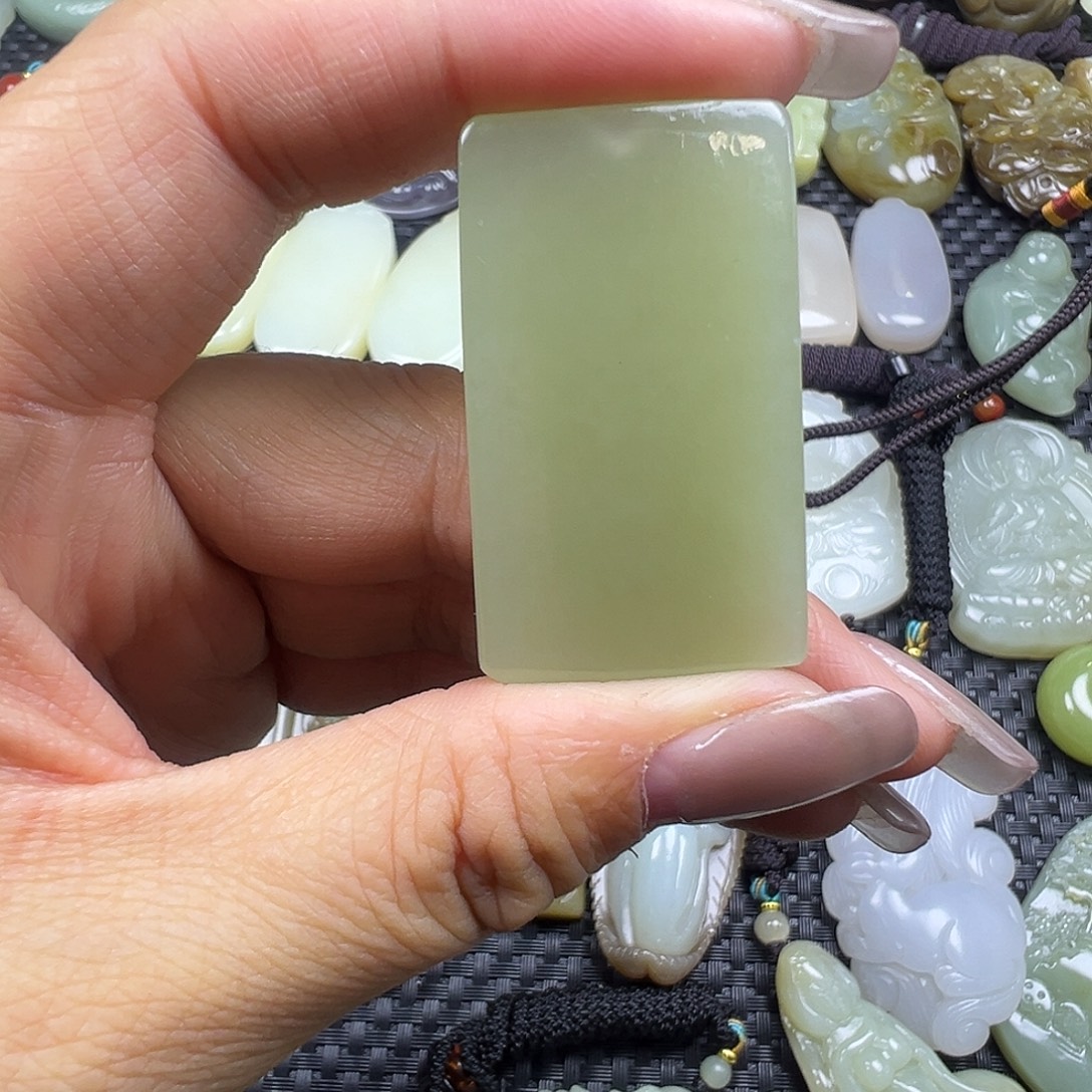 和田玉未镶嵌吊坠(不含链)不退不换79