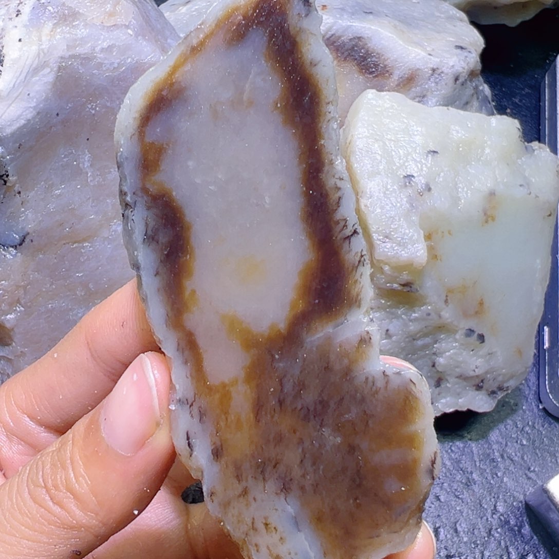 和田玉未镶嵌珠宝半成品