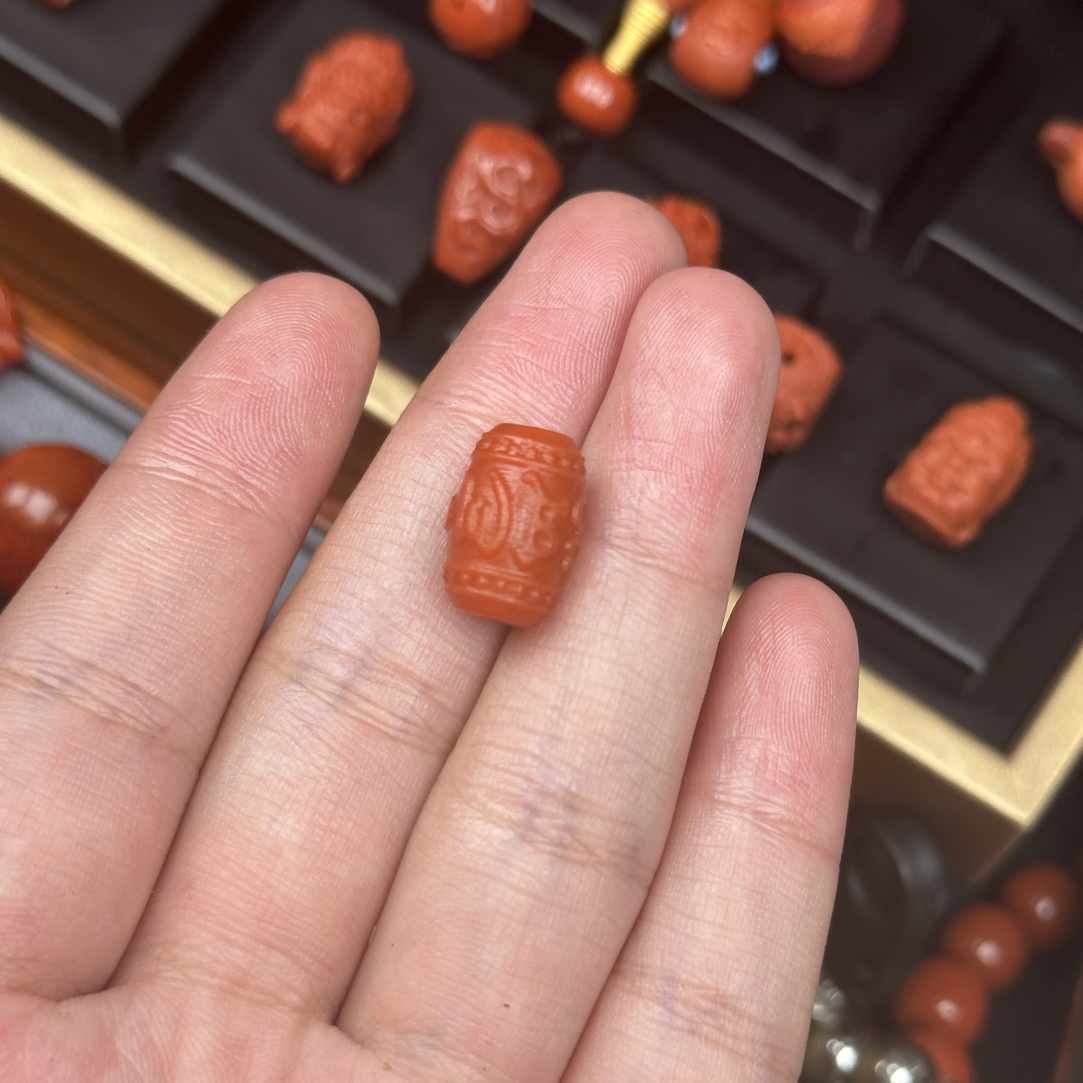 天然南红六字真言桶珠卡10*14mm