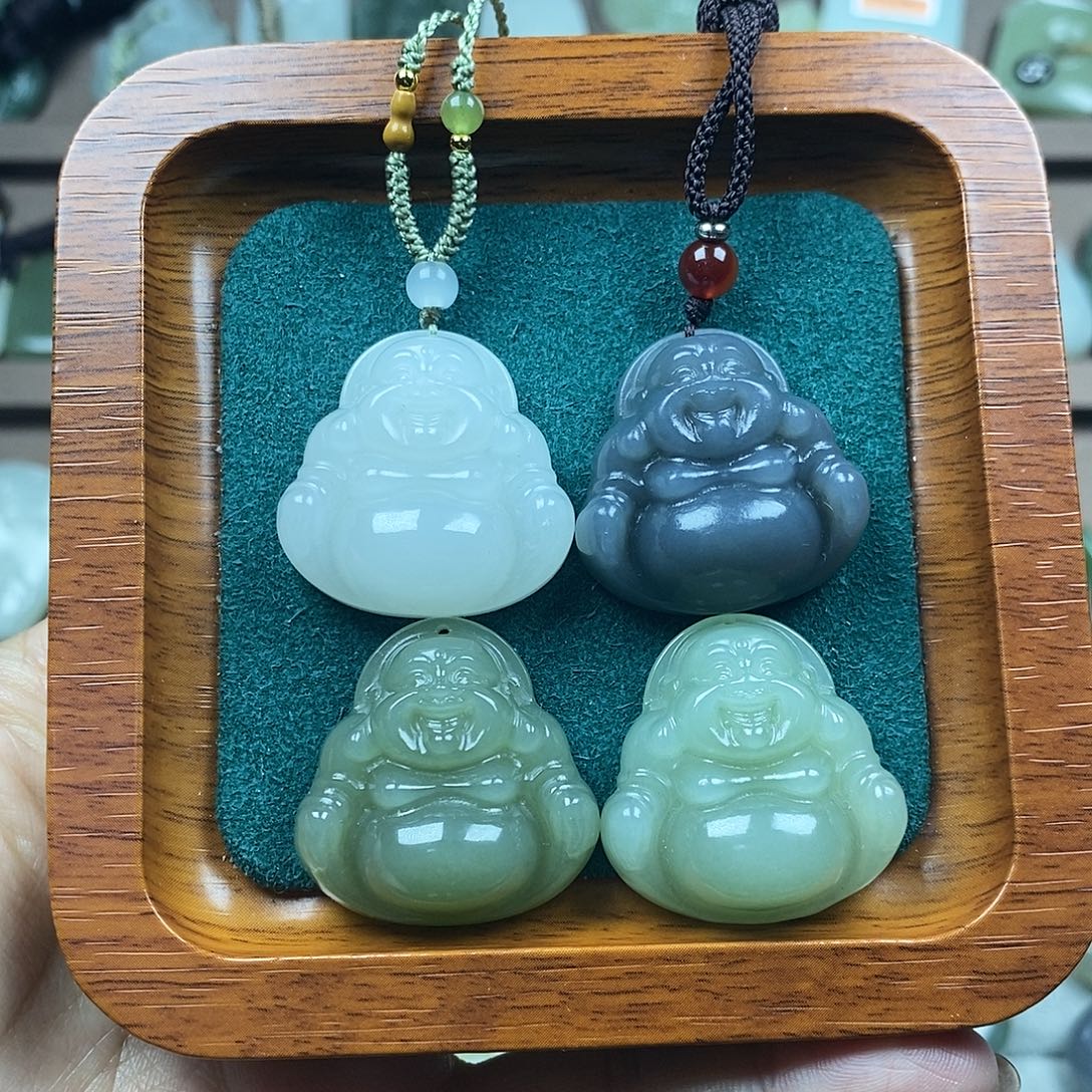 和田玉未镶嵌颈饰30mm佛公多样性发1件