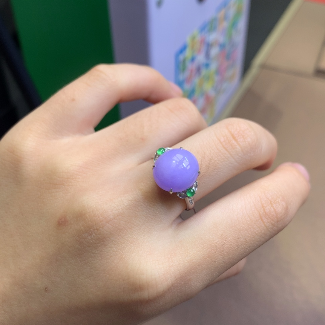 翡翠18K金镶嵌颈饰翡翠