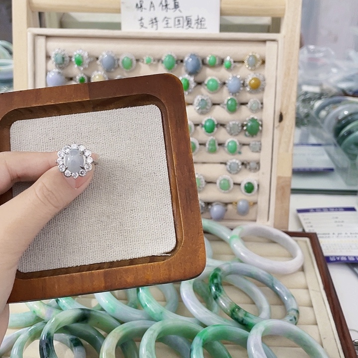 翡翠未镶嵌颈饰天然翡翠Ａ货