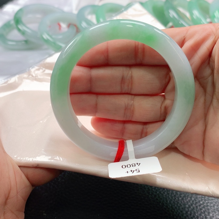 翡翠手镯未镶嵌5454555555