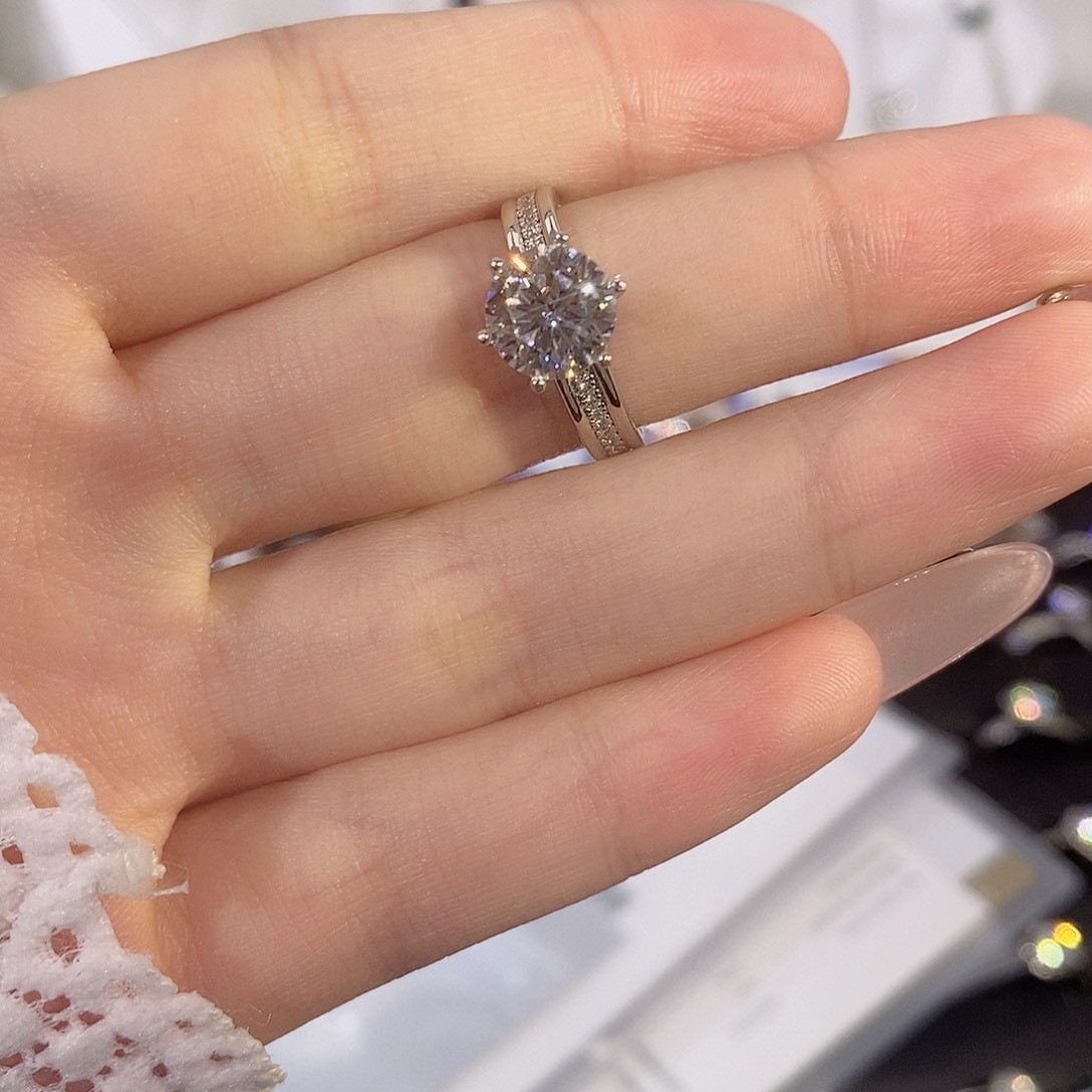 925银合成碳硅石高冠皇后2ct12