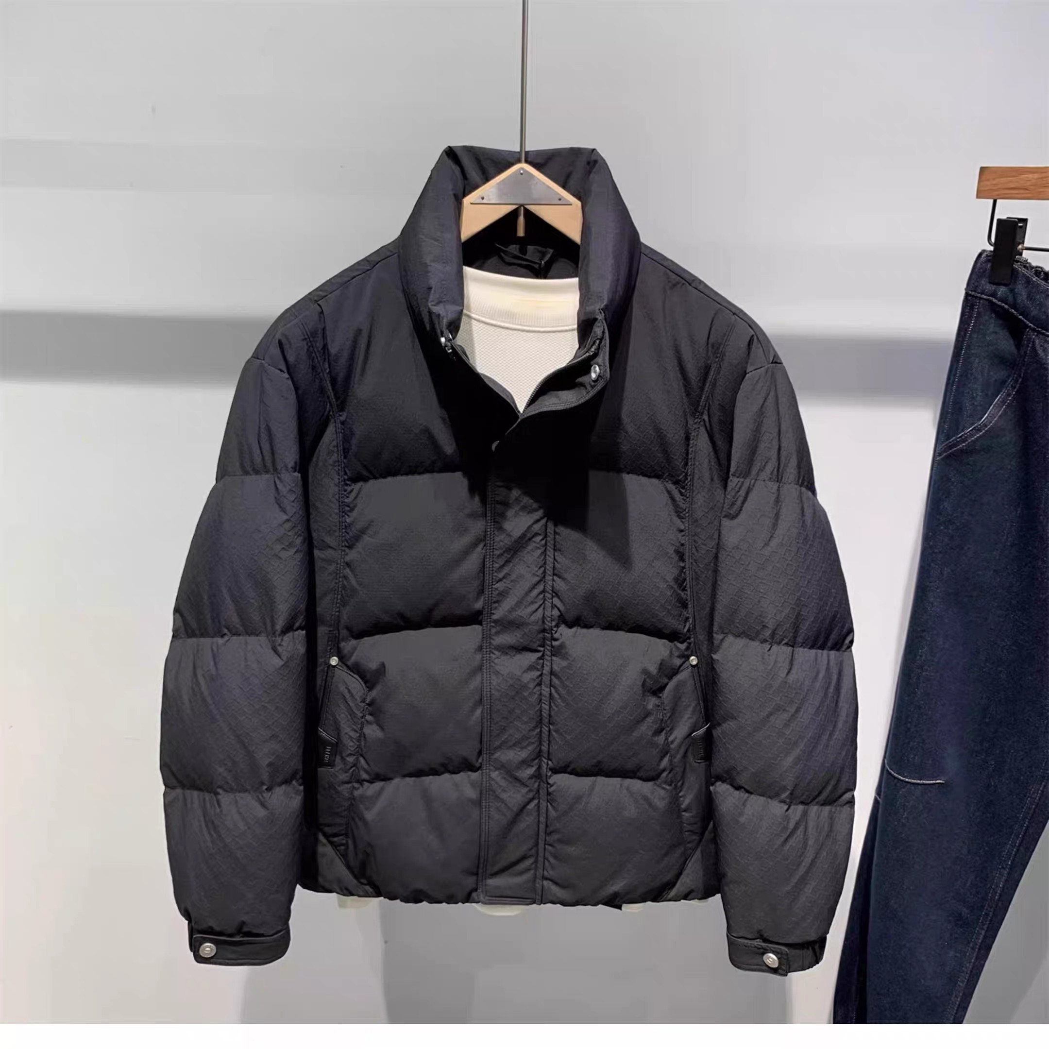羽绒服男士短款加厚外套冬季立领休闲保暖上衣高级感纯色白鸭绒