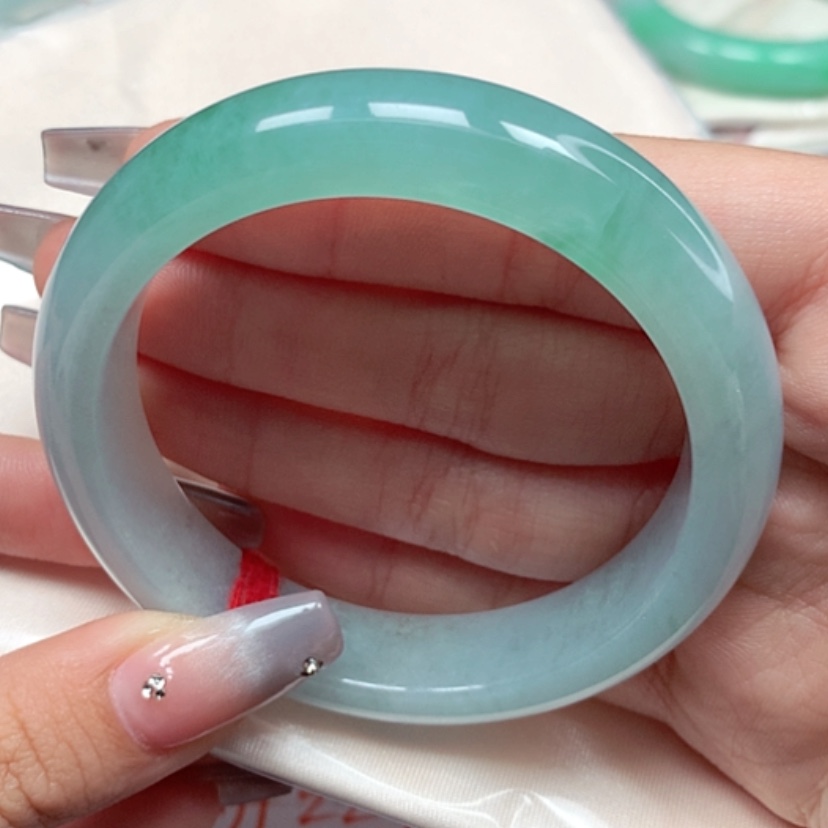 【闪购商品】翡翠手镯未镶嵌55圈