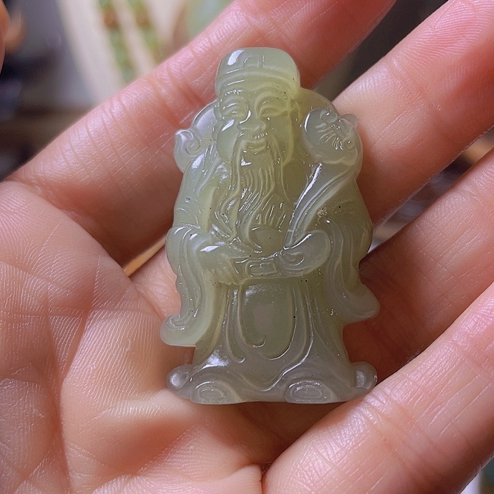 未镶嵌岫岩河磨玉（透闪石质玉）把件