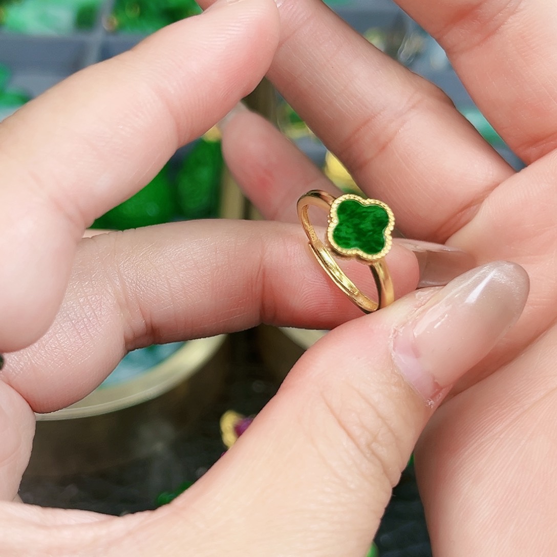 翡翠颈饰银S925镶嵌戒指