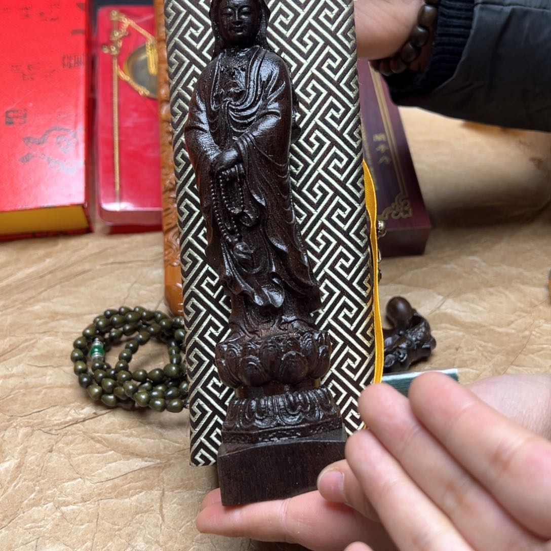 大叶紫檀（黑酸枝木类）
