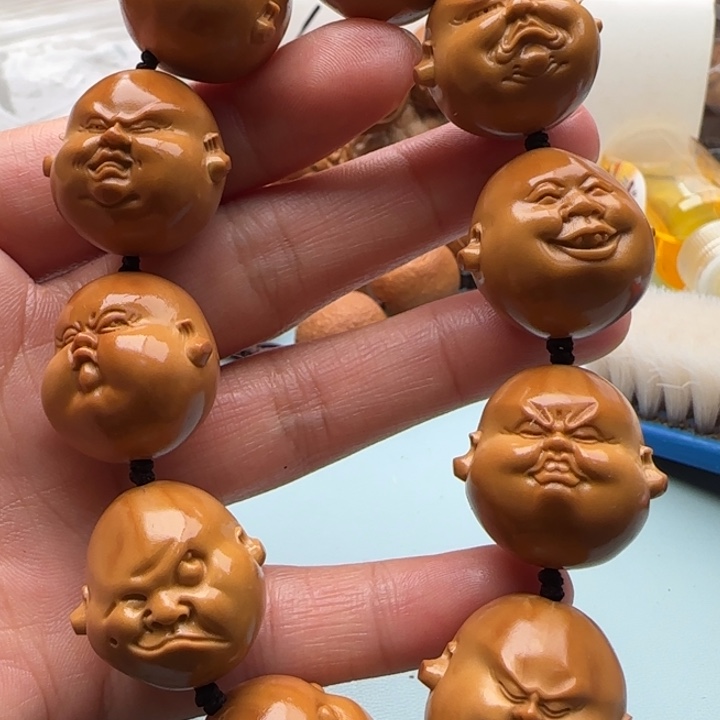 橄榄核手串雕刻工艺