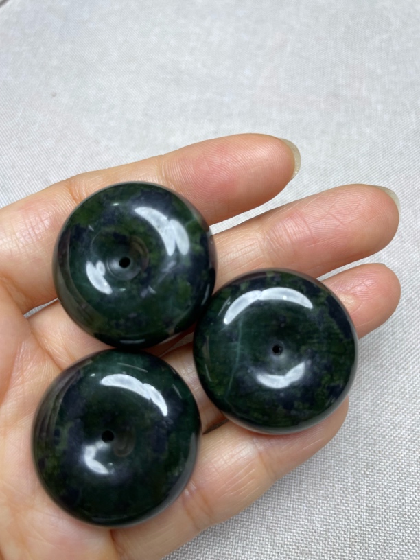 藏玉药王石蛇纹石玉天然手工平安扣面包扣挂件吊坠