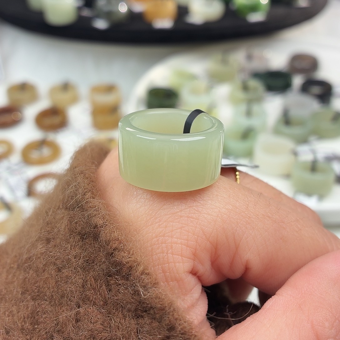 和田玉未镶嵌戒指b28晴水直切16不退换