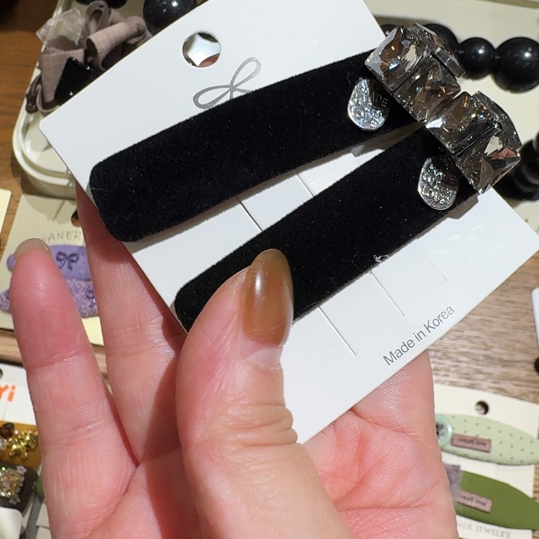 皮质非金属黑色发夹