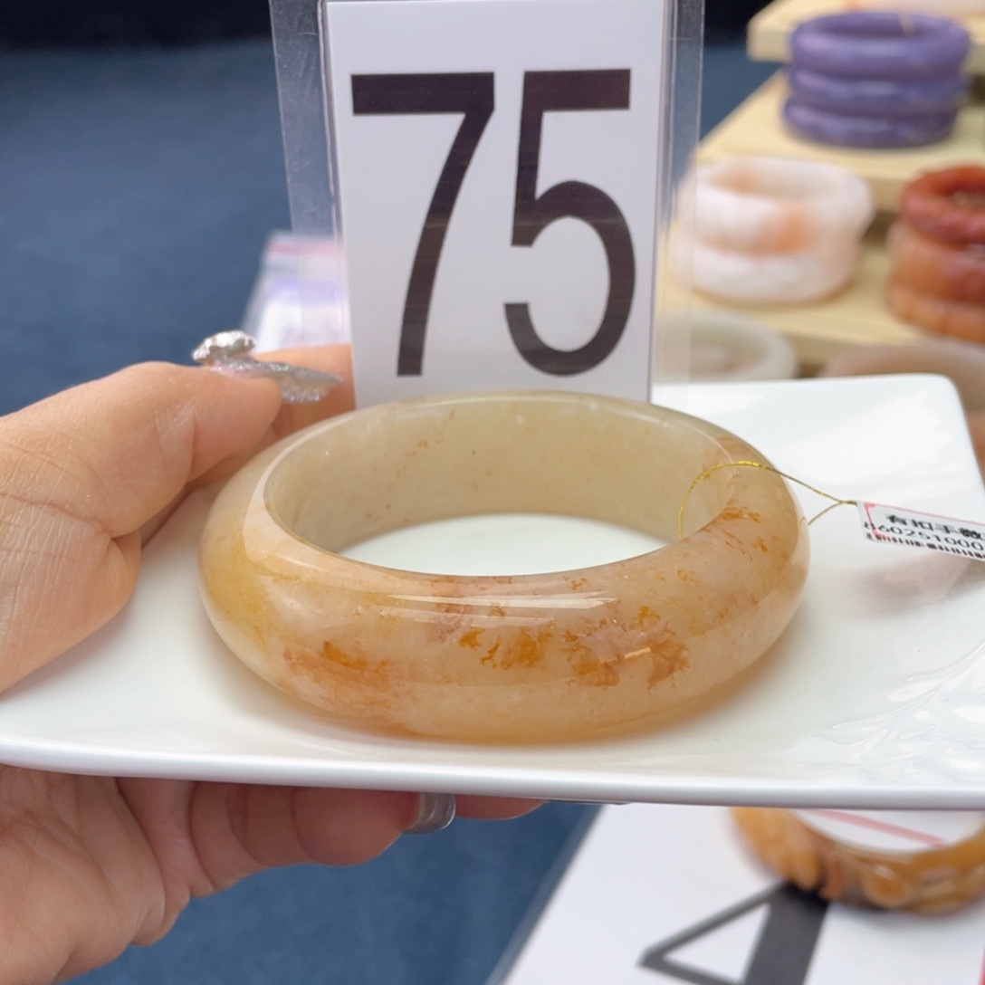 石英岩玉未镶嵌手镯62