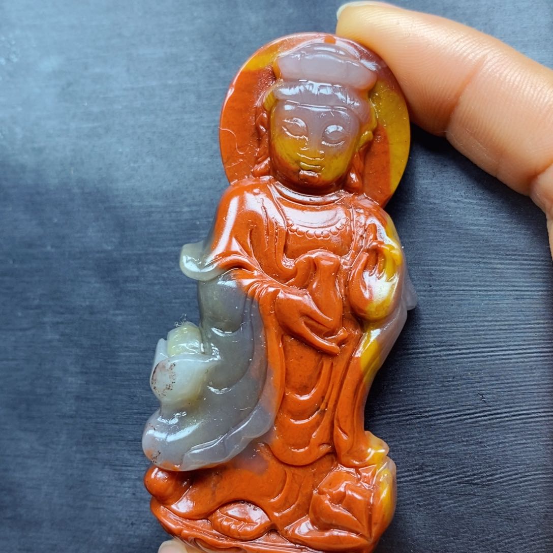 石英质玉颈饰未镶嵌