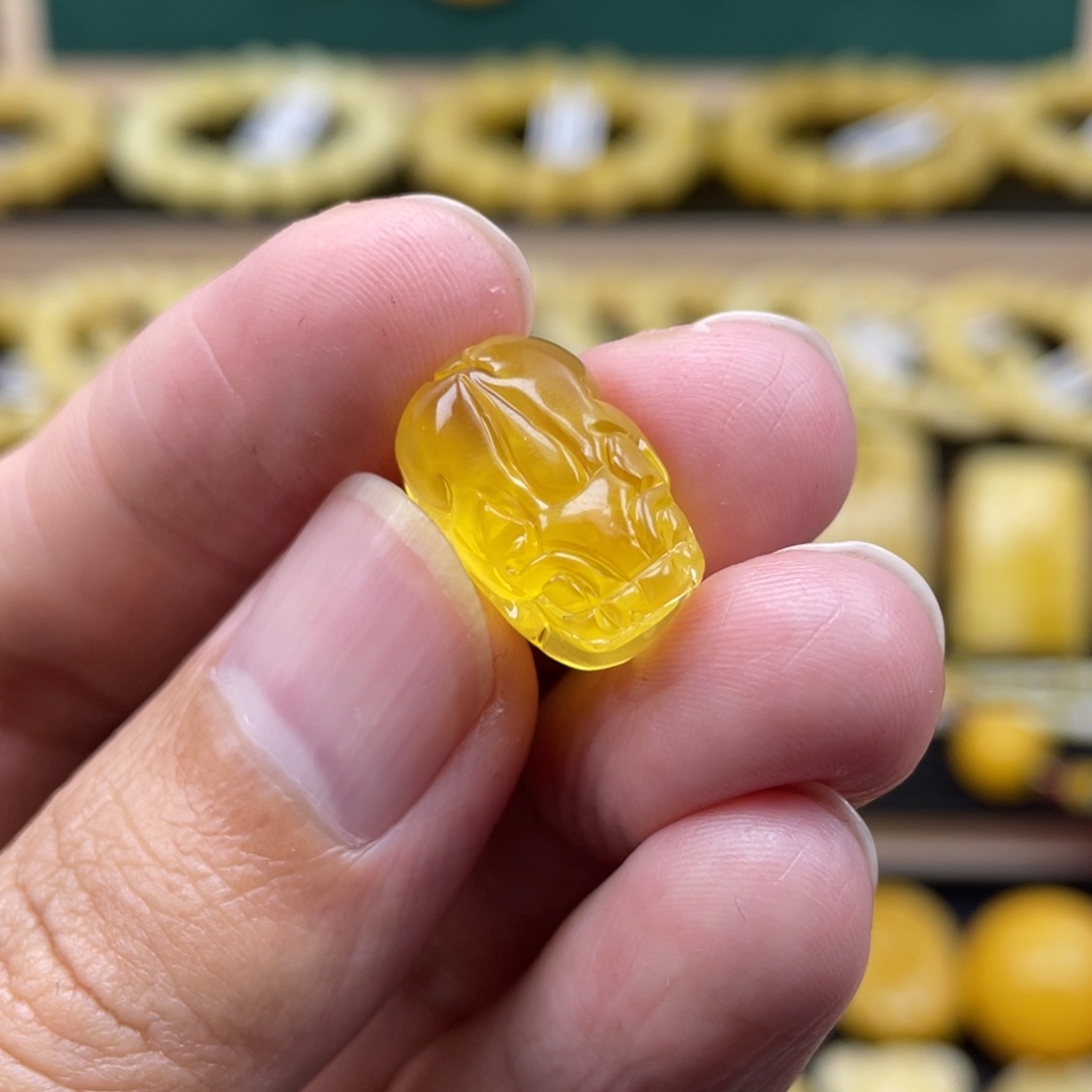 琥珀裸石未镶嵌静*吖