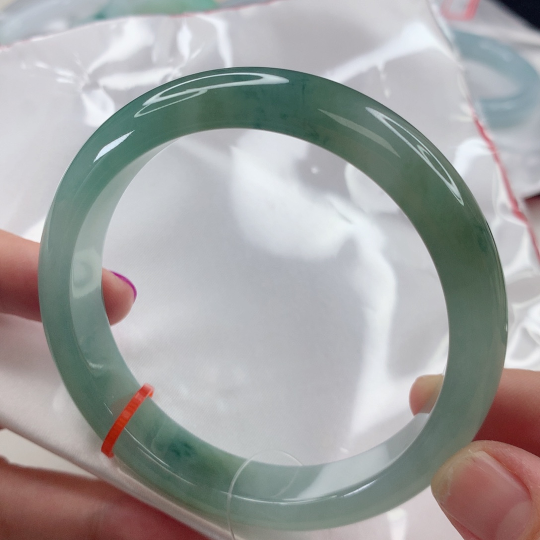 翡翠未镶嵌手镯圈口60.8