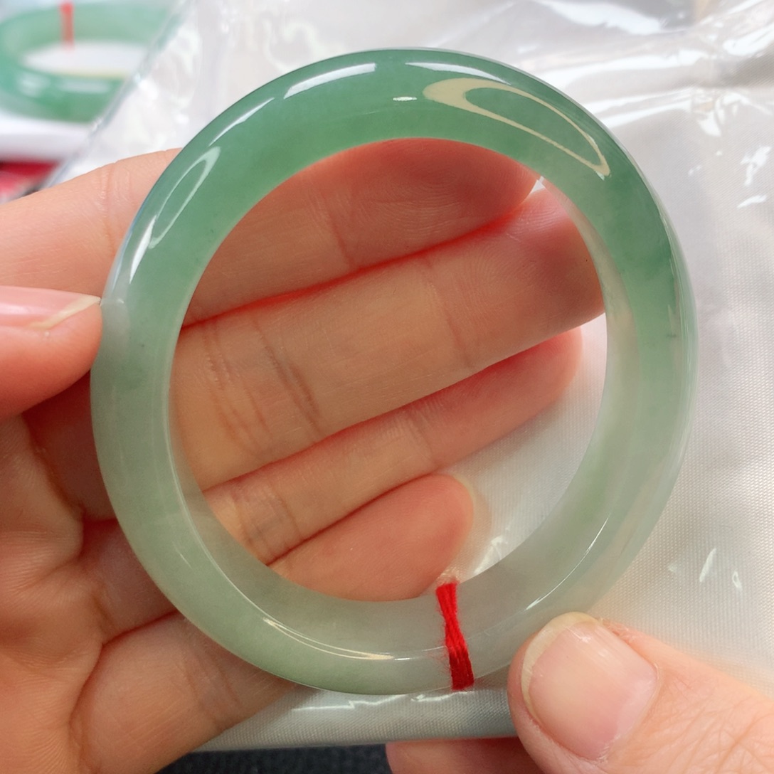 翡翠手镯未镶嵌54贵妃