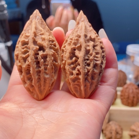 桃核把件东北秋子34