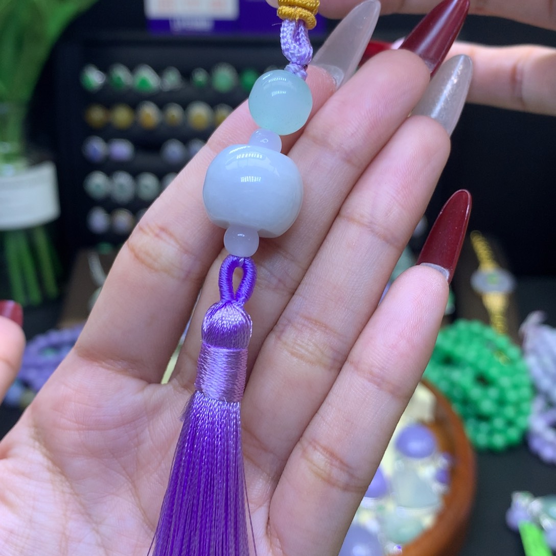 翡翠颈饰未镶嵌天然