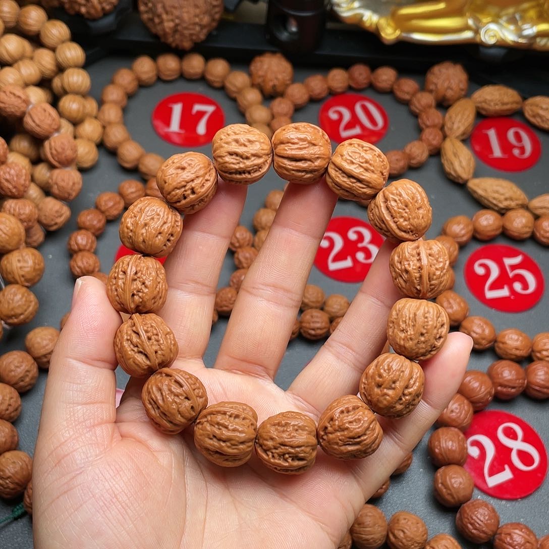 文玩核桃手串野生核桃南疆1.8