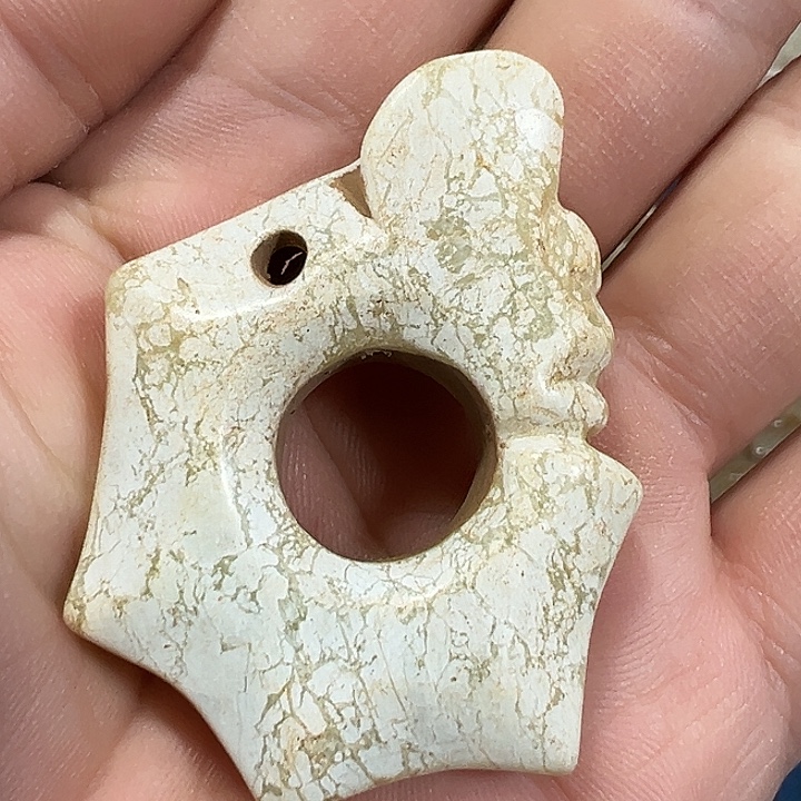 透闪石质玉未镶嵌挂件