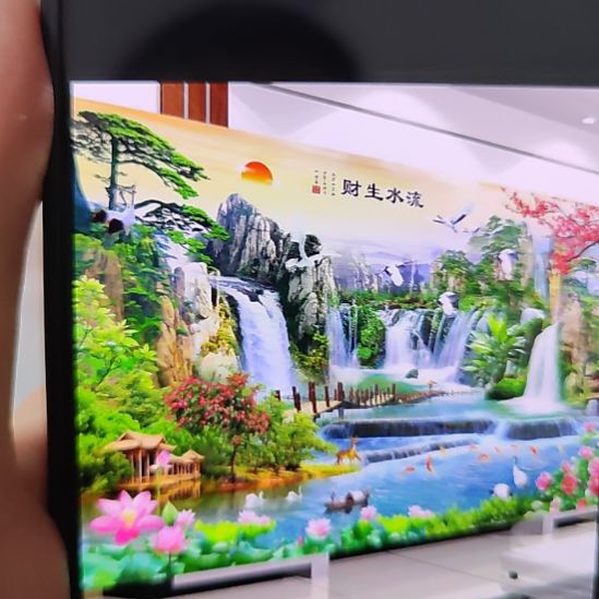 黄***犇客厅电视墙壁画壁布