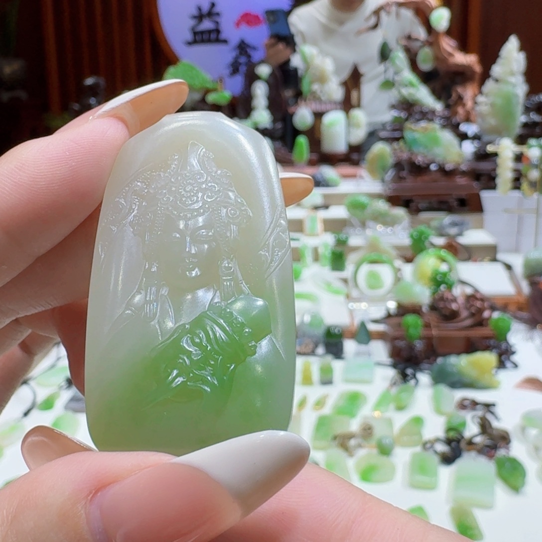 和田玉（翠青玉）未镶嵌挂件翠青扎基拉姆