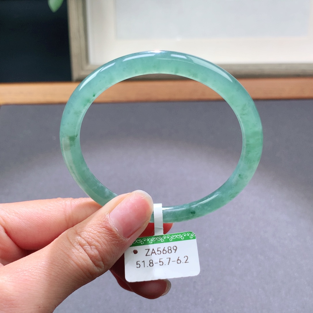 翡翠手镯未镶嵌天然翡翠手镯叮当镯