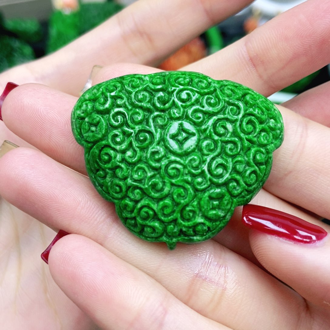 翡翠颈饰未镶嵌翡翠