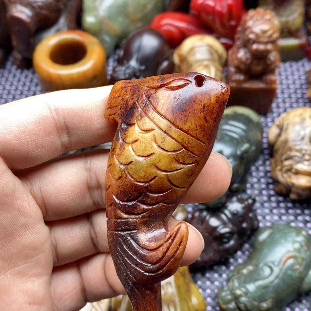 蛇纹石玉未镶嵌颈饰