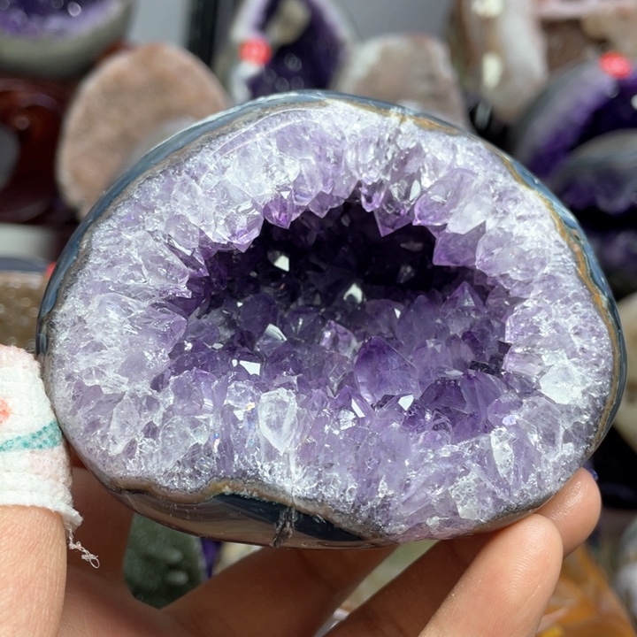 水晶摆件未镶嵌捡漏