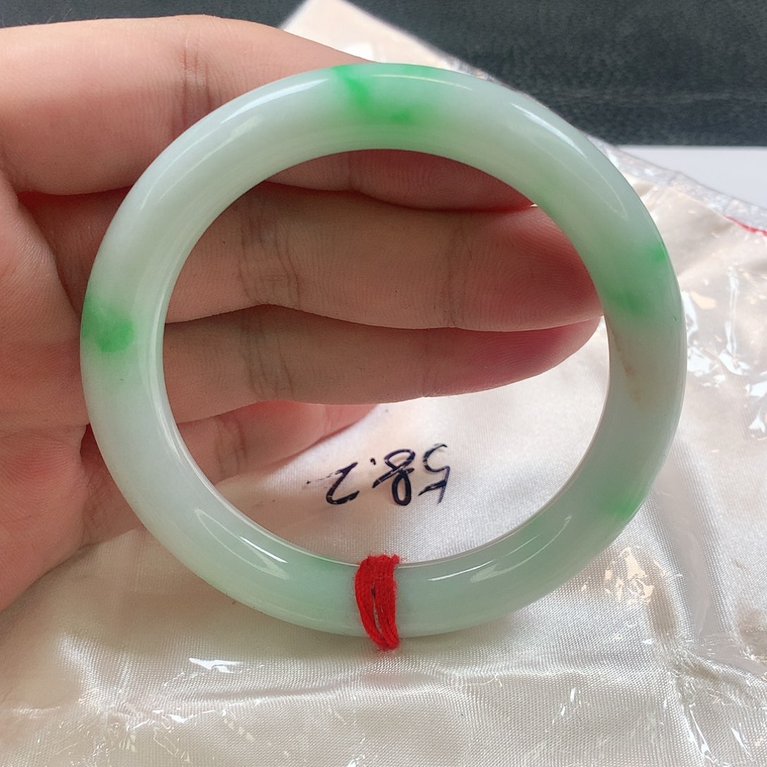 未镶嵌手镯（圆镯）翡翠369号